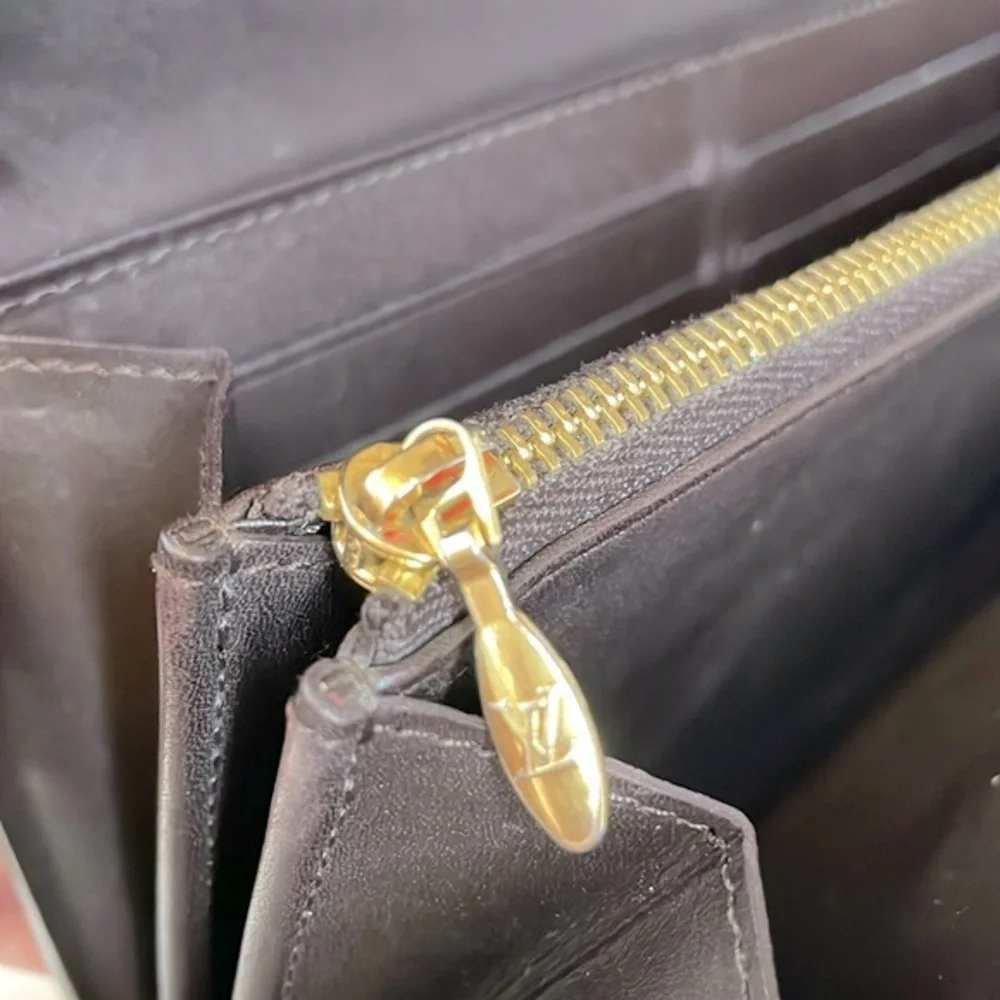 Louis Vuitton Amarante Vernis‎ Sarah Wallet